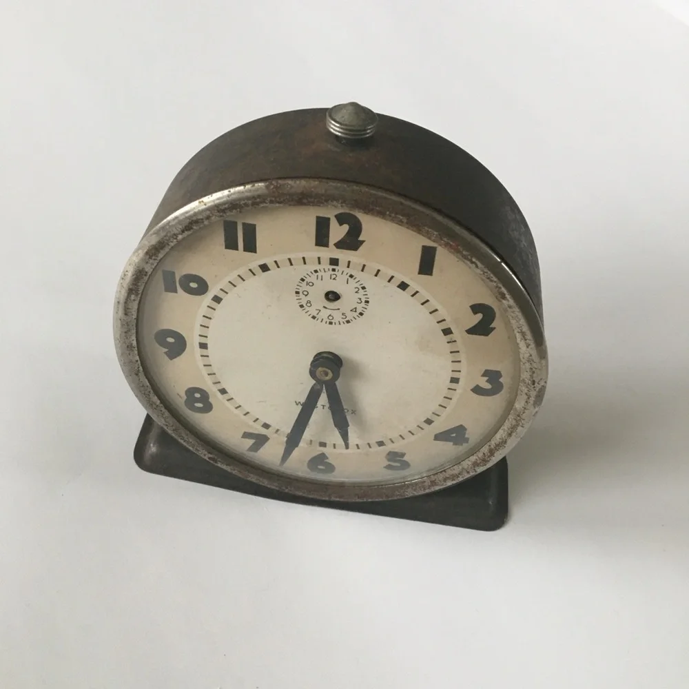 Westclock Vintage Silver and Cream Table Clock - Picture 4 of 4